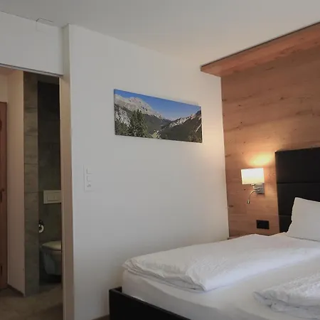 Spoel Restaurant فندق