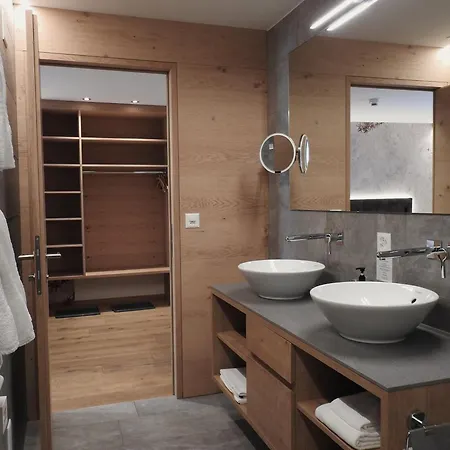 Spoel Restaurant 酒店 策尔内茨